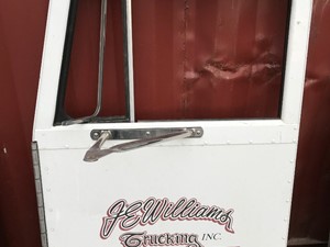 Used Universal Peterbilt 379 Door (Stock #P-3973-CM)) Part Image