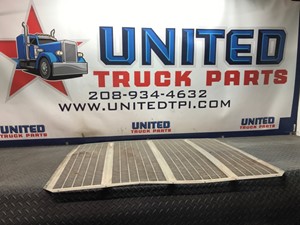 Used Universal Grille (Stock #P-5847)) Part Image