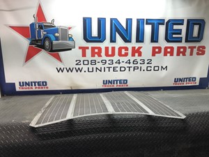 Used Universal Grille (Stock #P-5846)) Part Image