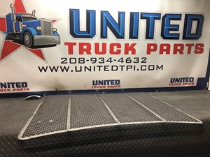 Used Universal Peterbilt 379 Grille (Stock #P-5237)) Part Image