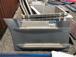 Used Universal Freightliner Cascadia Tank Fairing (Stock #P-5494)) Part Image