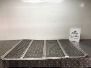 Used Universal Peterbilt 379 Grille (Stock #P-3935)) Part Image
