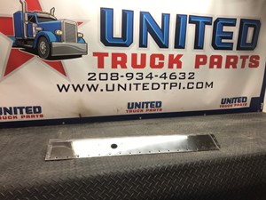 Used Universal Peterbilt Grille (Stock #P-5184)) Part Image