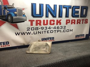 Used Universal Volvo Headlamp Assy (Stock #P-5939)) Part Image