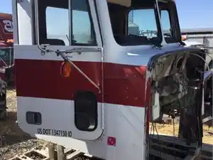 Used 1980 Freightliner Cab (Stock #SV-17-21-2)) Part Image