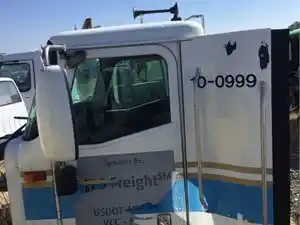 Used 2000 International 9100I Cab (Stock #P-6673)) Part Image