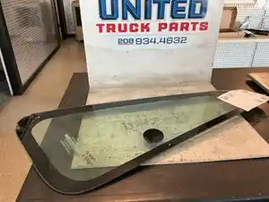 Used 2003 International 7400 Windshield Glass (Stock #P-7639)) Part Image