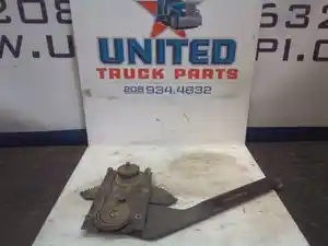 Used Door Window Regulator (Stock #P-6746)) Part Image