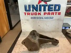 Used Ford Bracket (Stock #P-7423)) Part Image