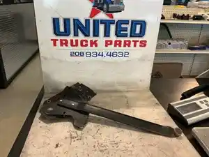 Used Freightliner Door Window Regulator (Stock #P-7682)) Part Image