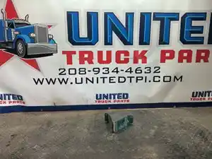 Used Freightliner FLD Bracket (Stock #P-7389)) Part Image