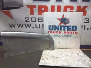 Used Kenworth Grille (Stock #P-6896)) Part Image