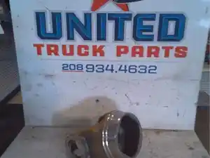 Used Transmission Yoke (Stock #P-7247)) Part Image