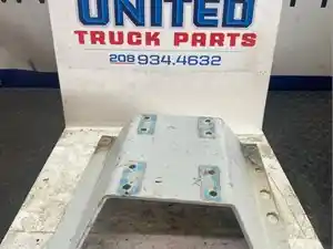 Used Universal Peterbilt 359 Bracket (Stock #P-6467)) Part Image