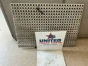 Used Universal Exterior Misc Part (Stock #P-7425)) Part Image