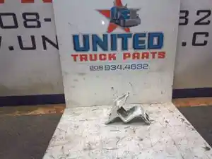 Used Universal Freightliner Universal Hood Latch (Stock #P-7107)) Part Image