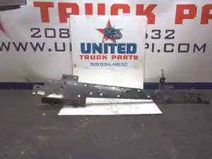 Used Universal Kenworth Bracket (Stock #P-6712)) Part Image