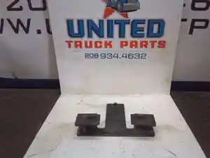Used Universal Kenworth Bracket (Stock #P-6581)) Part Image