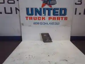Used Universal Peterbilt Bracket (Stock #P-6685)) Part Image