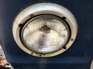 Used 1985 Ford LNT8000 Headlamp Assy (Stock #P-25423)) Part Image