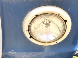Used 1985 Ford LNT8000 Headlamp Assy (Stock #P-25422)) Part Image