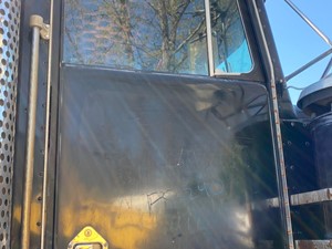 Used 1986 Kenworth W900B Door (Stock #P-15070)) Part Image