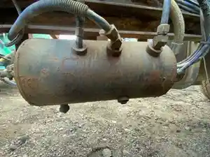 Used 1993 Mack DM690S Air Tank (Stock #P-35104)) Part Image