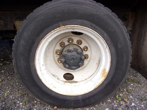 Used 1995 FREIGHTLINER Wheel (Stock #9057)) Part Image