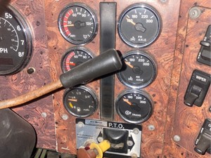 Used 1997 International 9400 Instrument Cluster (Stock #P-22609)) Part Image