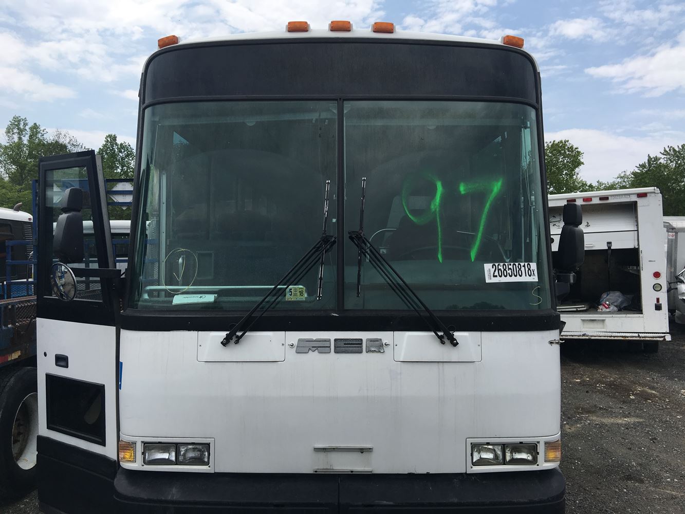 1997 mci 102dl3 intercity stock p 2159 windshield glass tpi rh truckpartsinventory com MCI Bus 2018