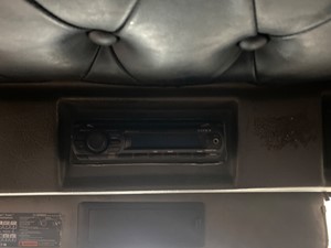 Used 1997 Western Star 4900E Radio (Stock #P-12481)) Part Image