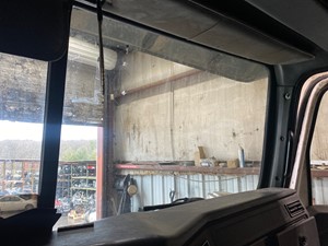 Used 1997 Western Star 4900E Windshield Glass (Stock #P-12484)) Part Image