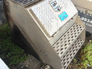 Used 1999 Mack CH613 Tool Box (Stock #P-8415)) Part Image