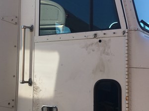 Used 2000 Freightliner FLD120 Door (Stock #P-8830)) Part Image