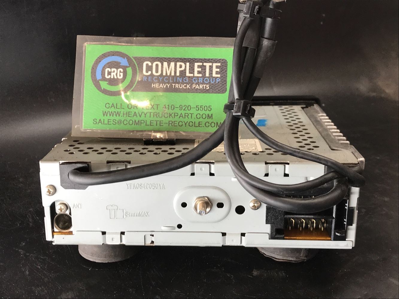 2000 Freightliner FLD120 (Stock P8827) Radios TPI