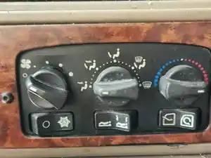 Used 2001 Kenworth T2000 Heater/AC Control Assy (Stock #P-51066)) Part Image
