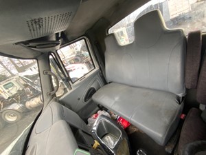 Used 2002 International 7400 Seat (Stock #P-22371)) Part Image