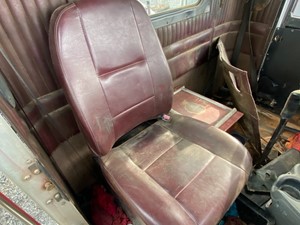Used 2002 Kenworth W900 Seat (Stock #P-22134)) Part Image