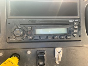 Used 2004 Freightliner M2 106 Radio (Stock #P-27592)) Part Image
