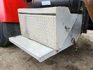 Used 2004 Peterbilt 378 Battery Box Cover (Stock #P-39527)) Part Image
