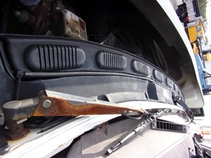 Used 2005 MACK CX612 VISION Cowl (Stock #8572)) Part Image