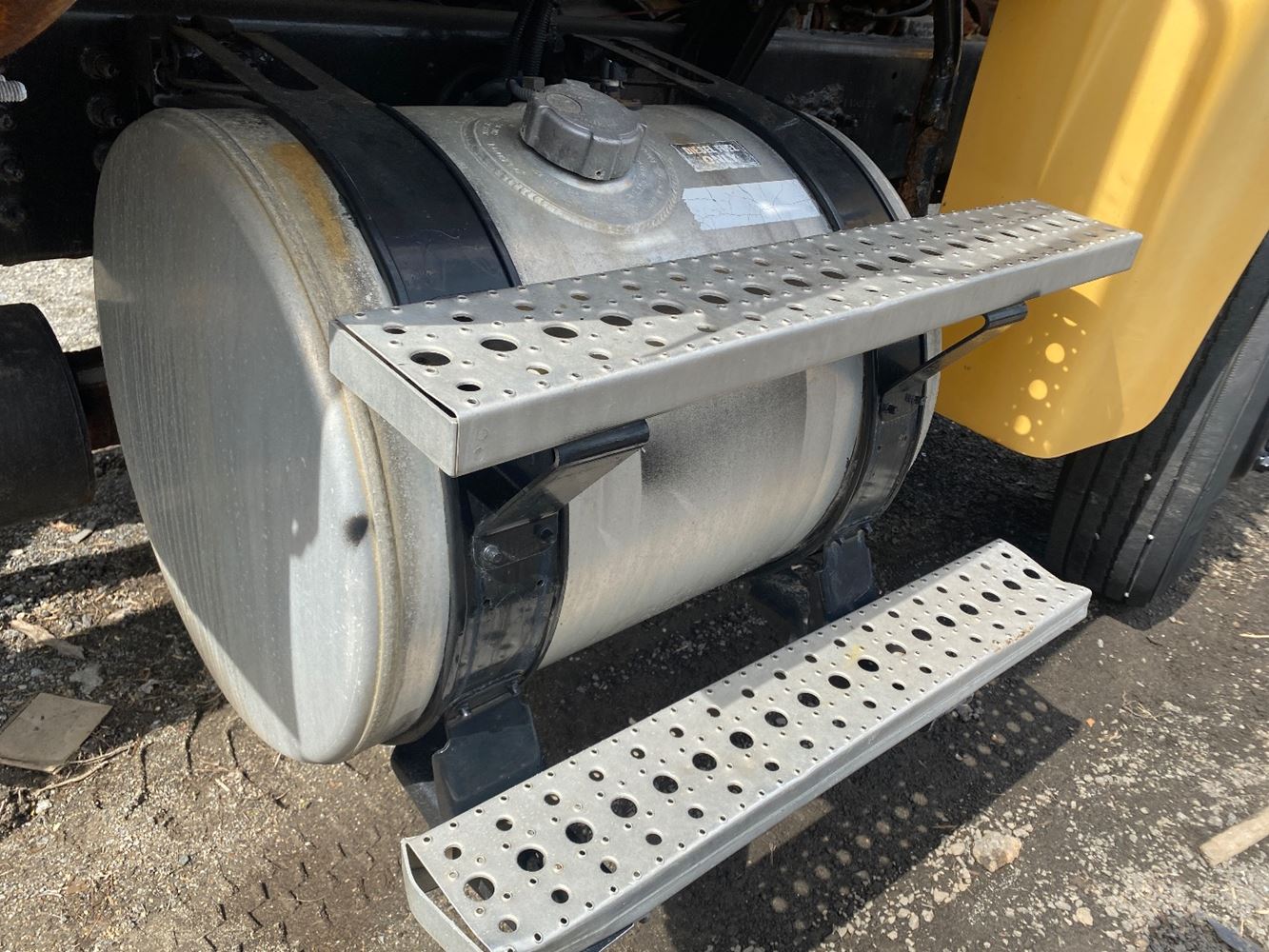 2005 STERLING LT8500 FUEL TANK STRAP FOR SALE 721880 MD