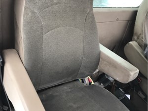 Used 2006 International 9200I Seat (Stock #P-22928)) Part Image