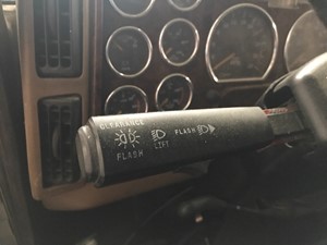 Used 2006 Mack CV713 Granite Column Switch (Stock #P-3975)) Part Image