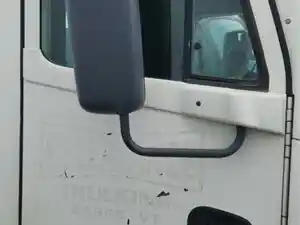 Used 2007 Freightliner COLUMBIA 120 Door (Stock #P-44394)) Part Image
