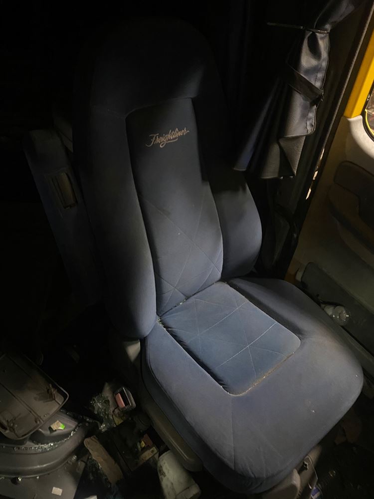 Principal 151+ imagen freightliner columbia seat In.thptnganamst.edu.vn