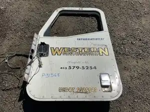 Used 2007 International 9900I Door (Stock #P-31568)) Part Image