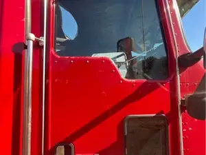 Used 2007 Kenworth T600 Door (Stock #P-32111)) Part Image