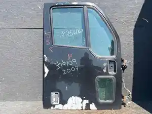 Used 2007 Peterbilt 387 Door (Stock #P-39408)) Part Image