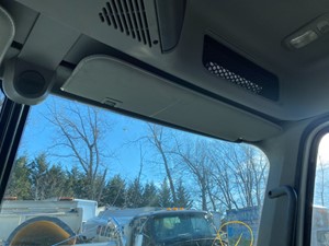 Used 2008 Freightliner COLUMBIA 112 Sun Visor (Stock #P-22486)) Part Image